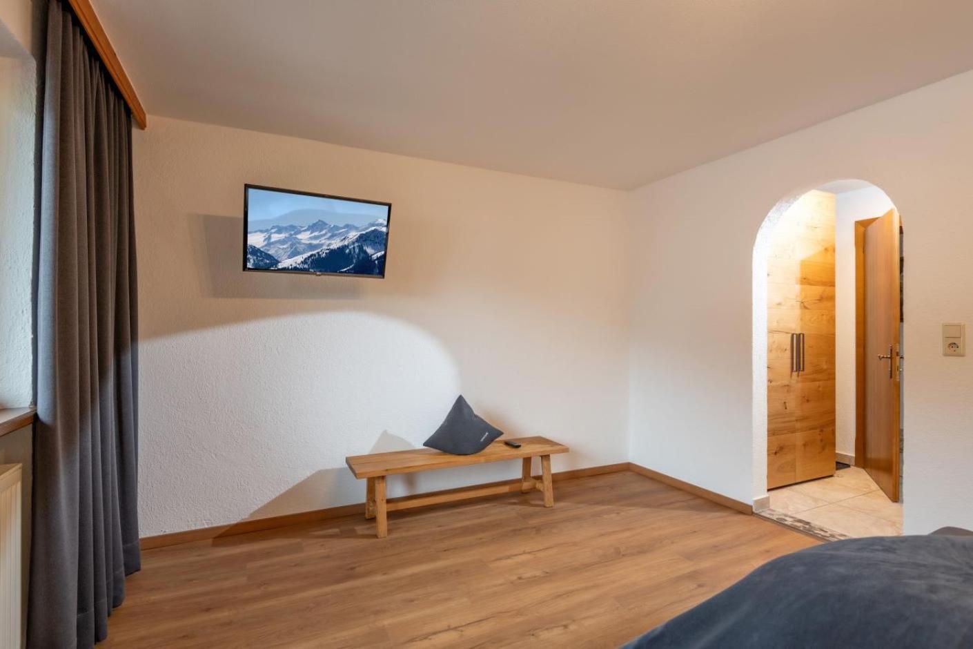 Haus Schroll Appartement Ried im Zillertal Buitenkant foto