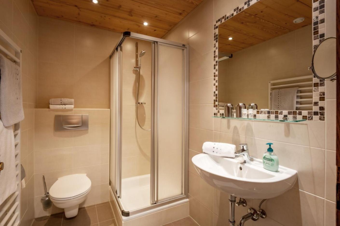 Haus Schroll Appartement Ried im Zillertal Buitenkant foto