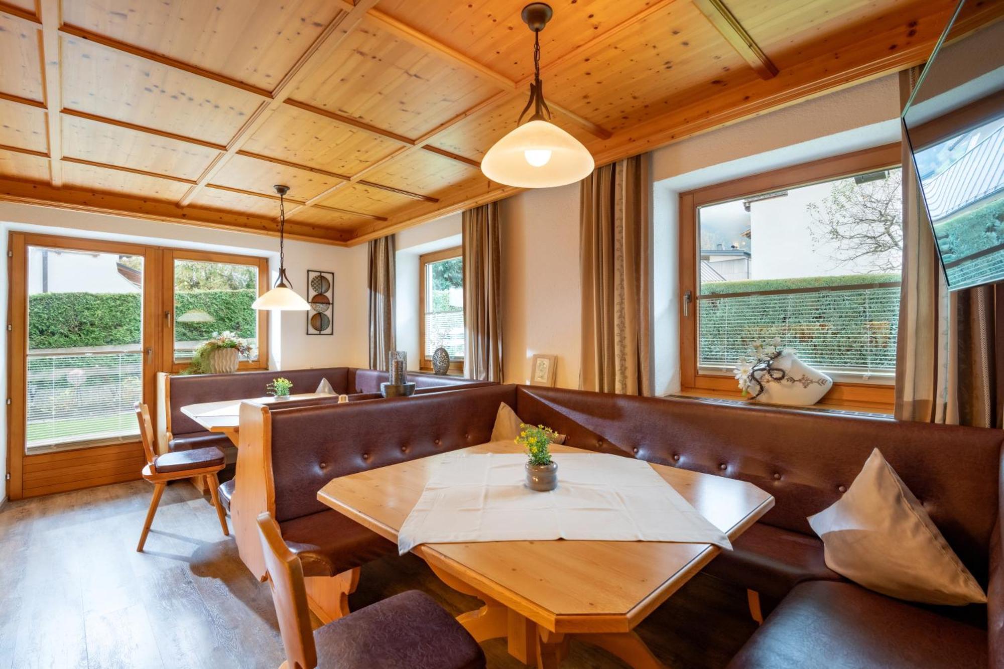 Haus Schroll Appartement Ried im Zillertal Buitenkant foto