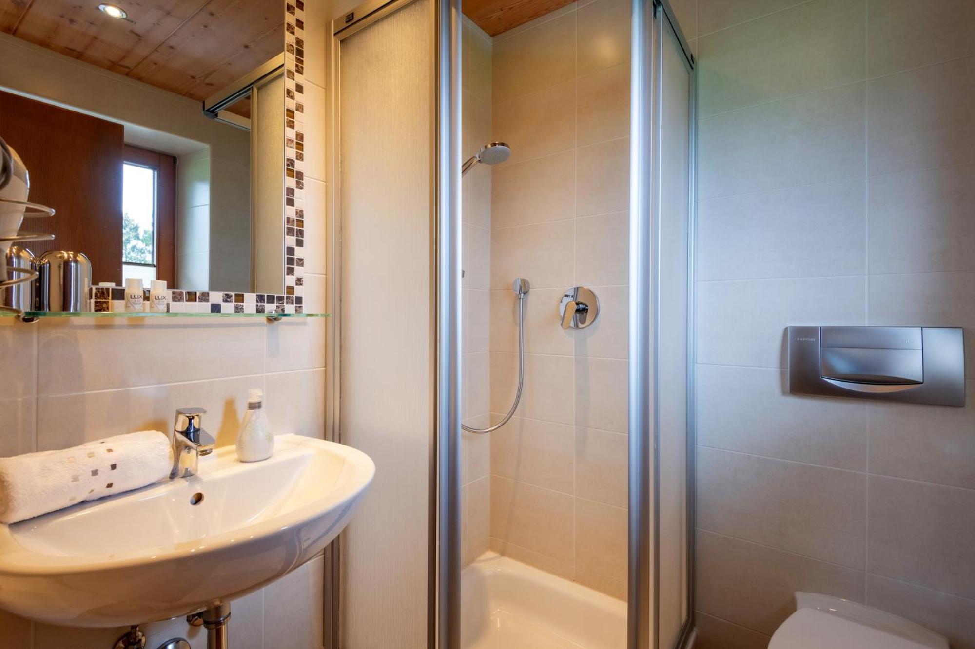 Haus Schroll Appartement Ried im Zillertal Buitenkant foto